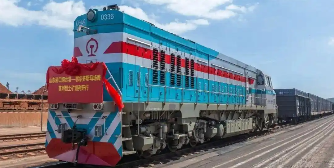 煙臺(tái)港開(kāi)通跨省海鐵聯(lián)運(yùn)新通道，助力黃河流域物流升級(jí)